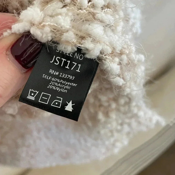 POL Chunky Knit Sweater Size Large - Picture 5 of 7